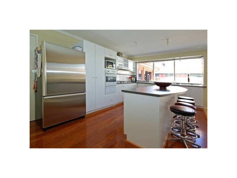 7 Brady Close, Lynbrook VIC 3975