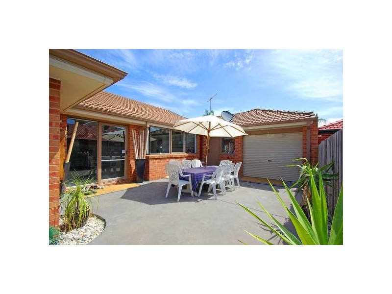 7 Brady Close, Lynbrook VIC 3975
