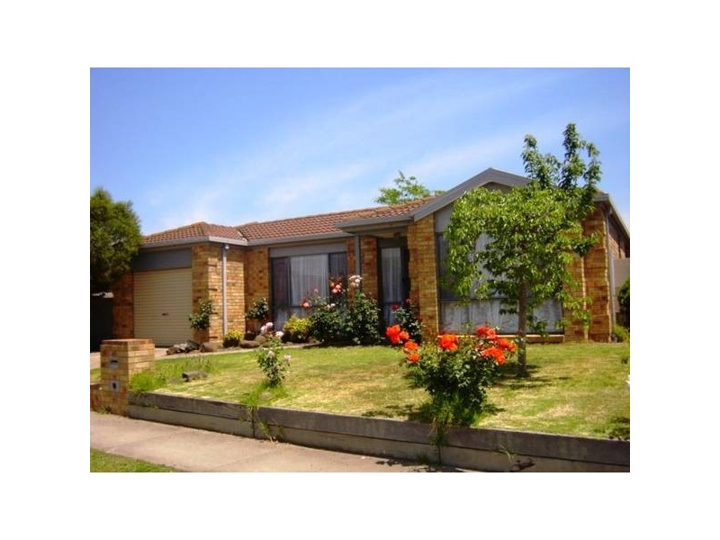 5 Coriyule Court, Cranbourne North VIC 3977