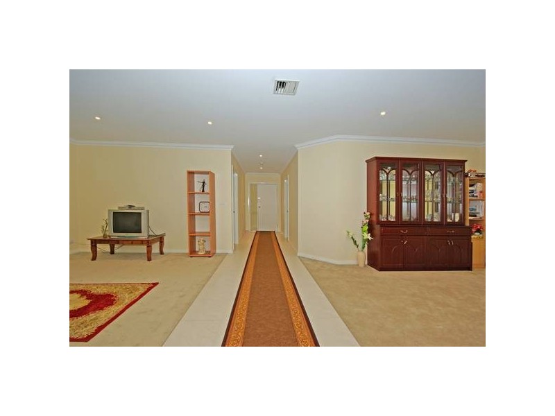 7 Ratcliffe Way, Lynbrook VIC 3975