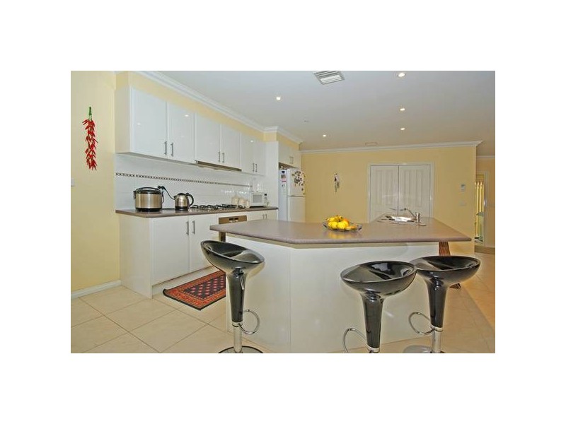 7 Ratcliffe Way, Lynbrook VIC 3975