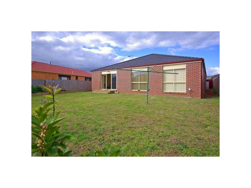 7 Ratcliffe Way, Lynbrook VIC 3975