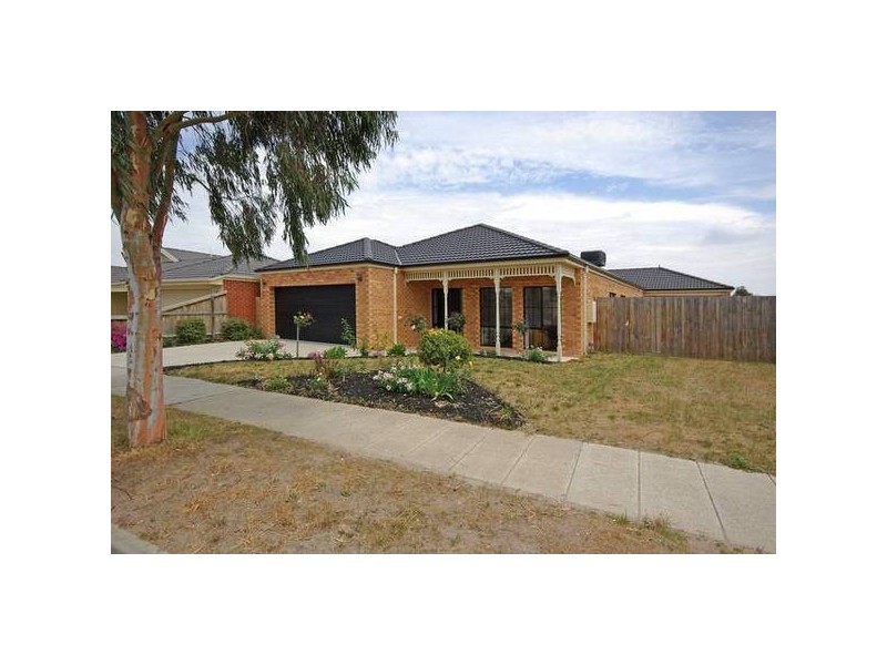 9 Rowcroft Avenue, Lynbrook VIC 3975