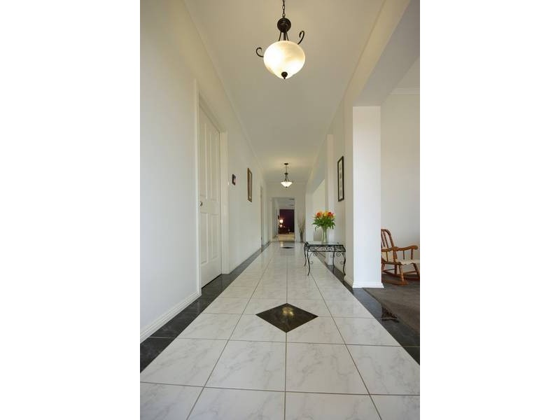 9 Rowcroft Avenue, Lynbrook VIC 3975