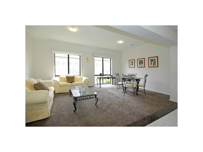 9 Rowcroft Avenue, Lynbrook VIC 3975