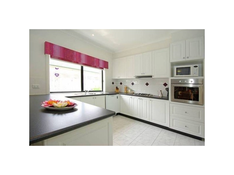 9 Rowcroft Avenue, Lynbrook VIC 3975