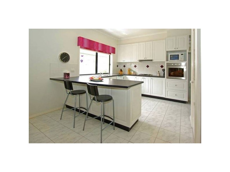 9 Rowcroft Avenue, Lynbrook VIC 3975