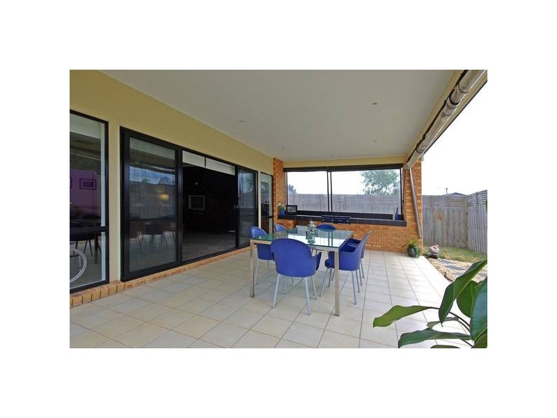 9 Rowcroft Avenue, Lynbrook VIC 3975