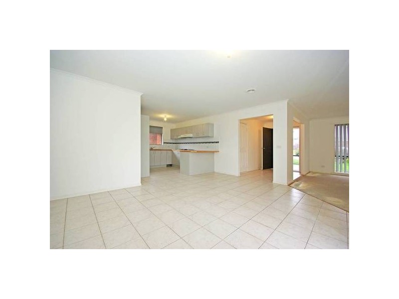 53 Oakland Drive, Hampton Park VIC 3976