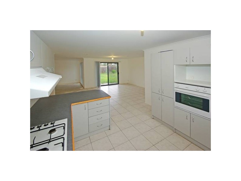 53 Oakland Drive, Hampton Park VIC 3976