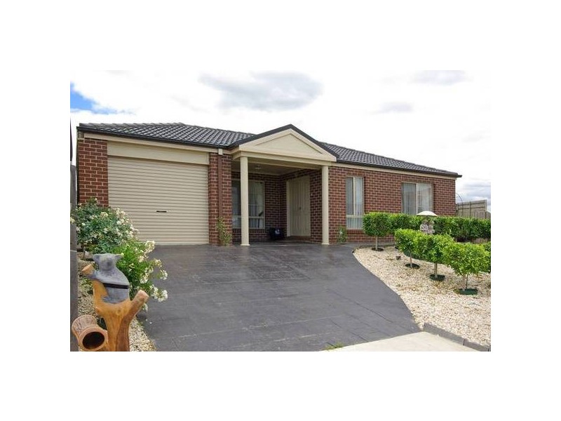8 Palais Close, Narre Warren South VIC 3805