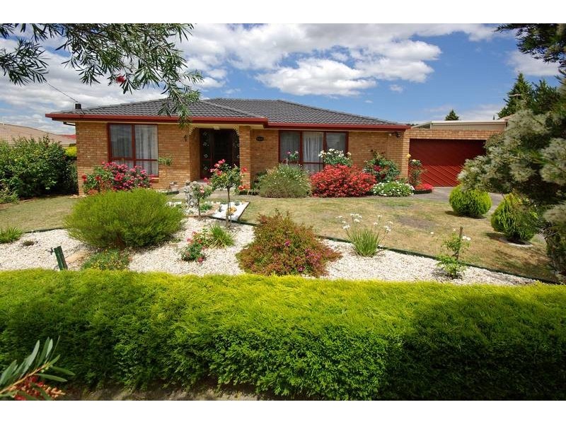64 Huntington Drive, Hampton Park VIC 3976