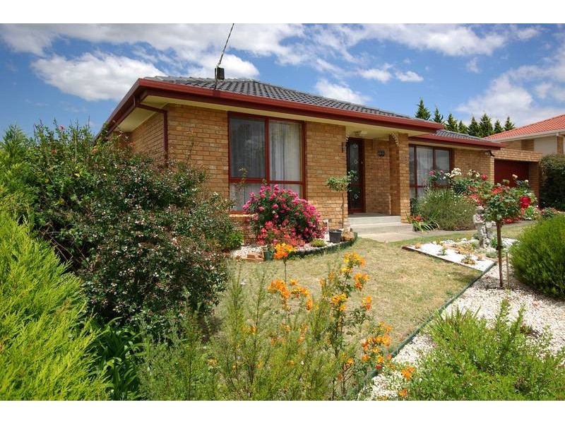 64 Huntington Drive, Hampton Park VIC 3976