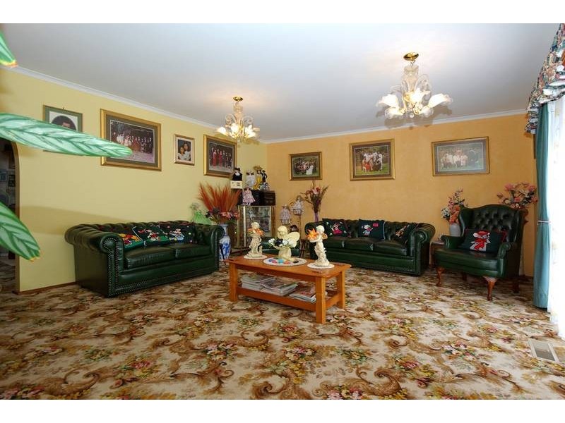 64 Huntington Drive, Hampton Park VIC 3976