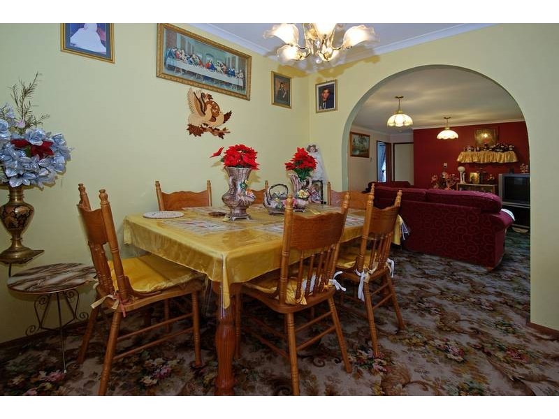 64 Huntington Drive, Hampton Park VIC 3976