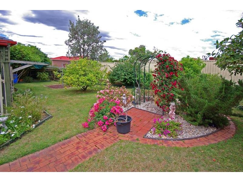 64 Huntington Drive, Hampton Park VIC 3976