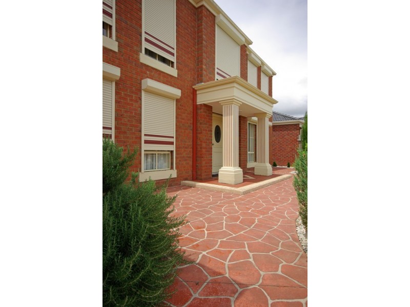 7 Upfield Walk, Lynbrook VIC 3975