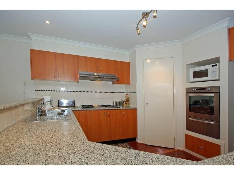 7 Upfield Walk, Lynbrook VIC 3975