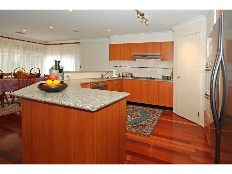 7 Upfield Walk, Lynbrook VIC 3975