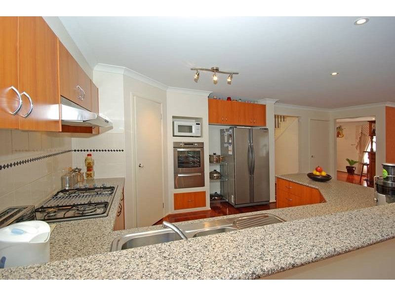 7 Upfield Walk, Lynbrook VIC 3975