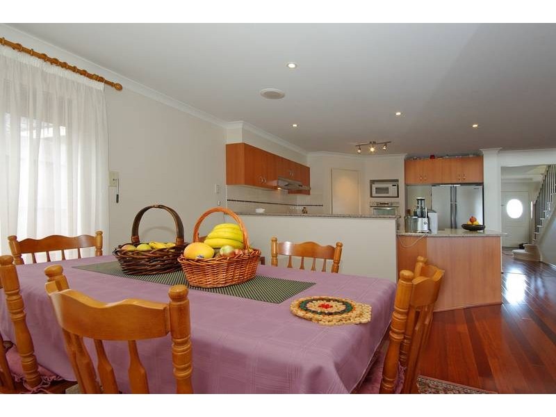 7 Upfield Walk, Lynbrook VIC 3975