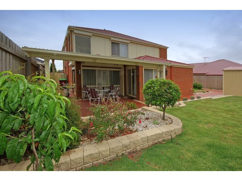 7 Upfield Walk, Lynbrook VIC 3975