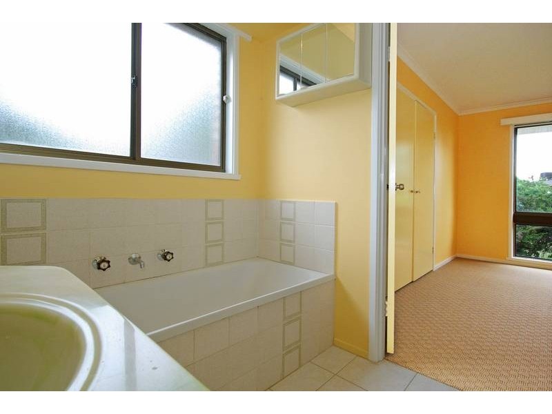 2 Dulnain Close, Hampton Park VIC 3976