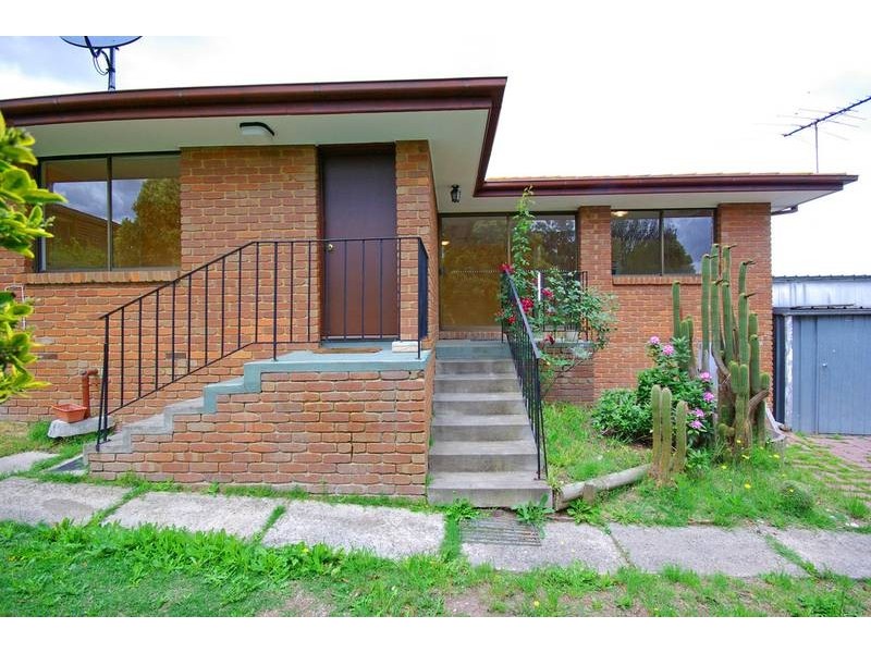 2 Dulnain Close, Hampton Park VIC 3976