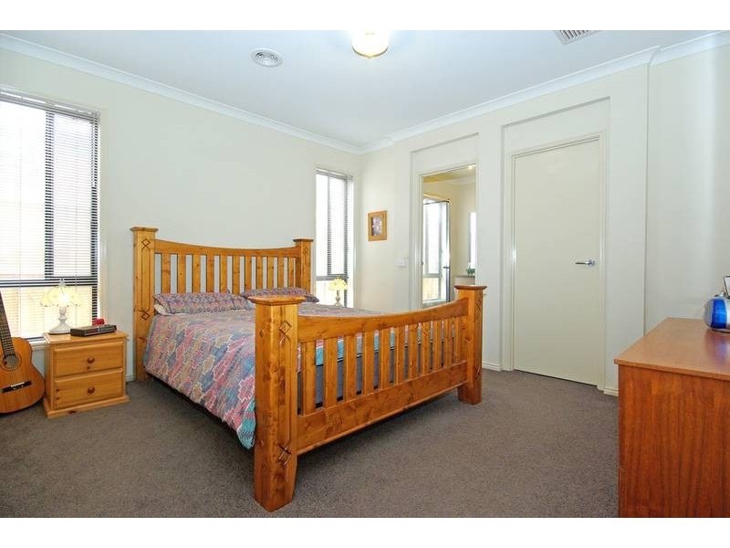 21 Tea Tree Court, Lyndhurst VIC 3975