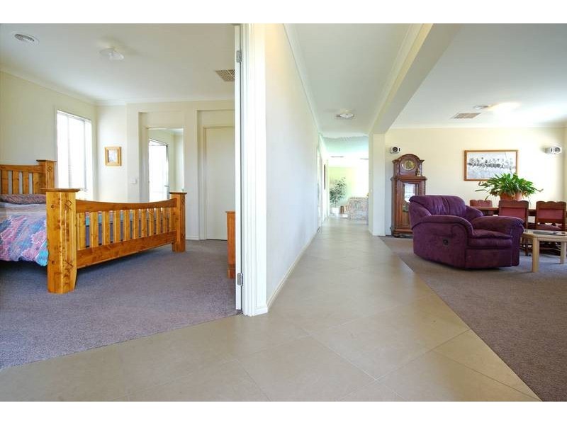 21 Tea Tree Court, Lyndhurst VIC 3975