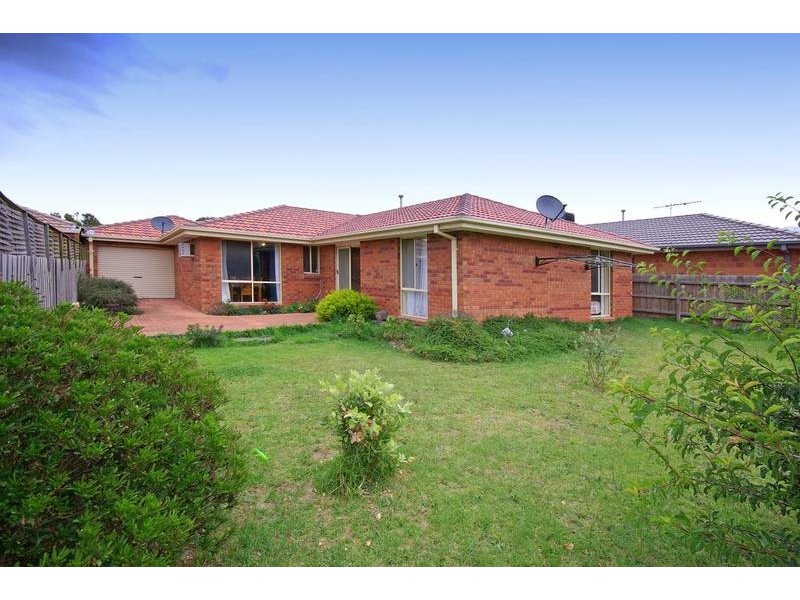 19 Redwood Avenue, Hampton Park VIC 3976