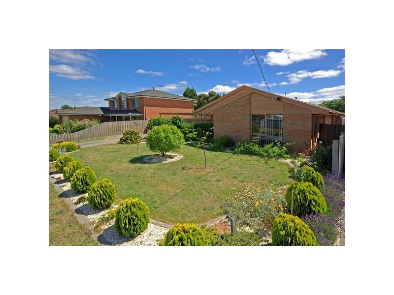 22 Victor Court, Hampton Park VIC 3976