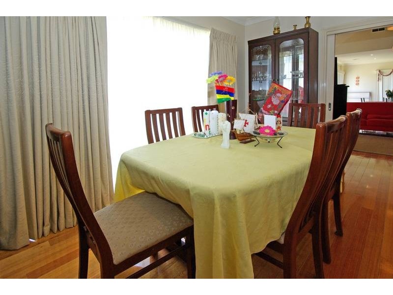 2 Silvertop Close, Lynbrook VIC 3975
