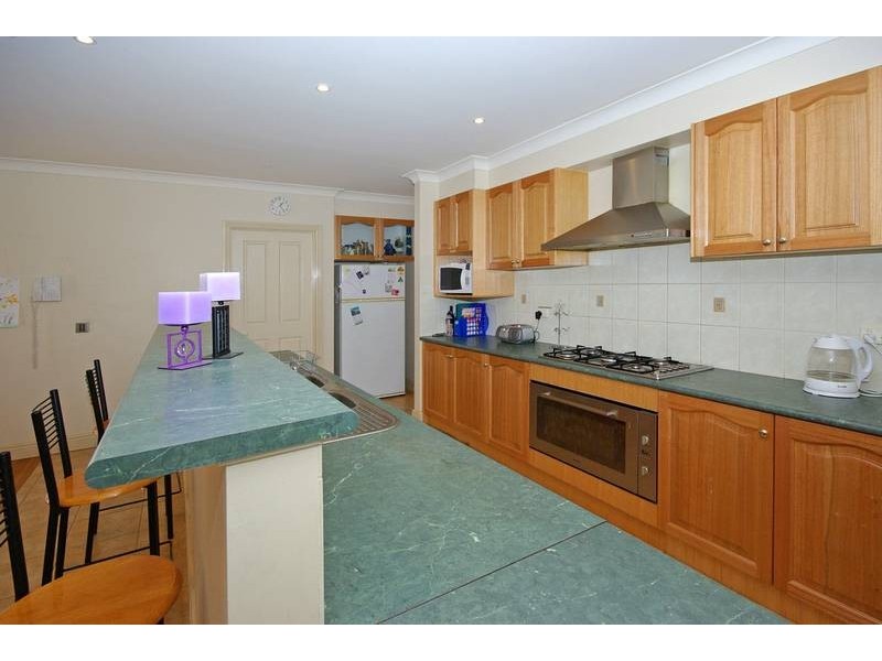 2 Silvertop Close, Lynbrook VIC 3975