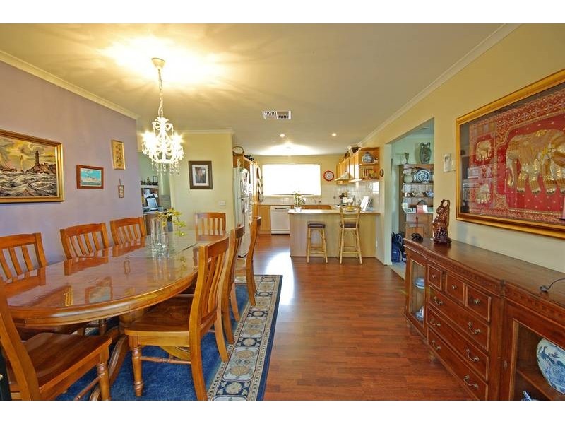 10 O’Reilly Court, Lynbrook VIC 3975