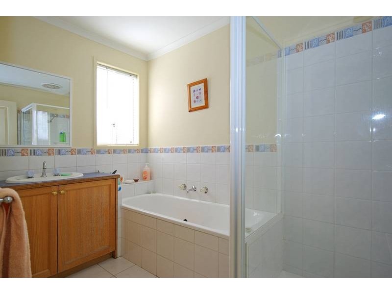 10 O’Reilly Court, Lynbrook VIC 3975