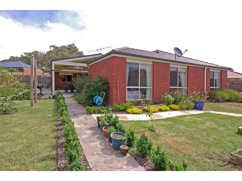 10 O’Reilly Court, Lynbrook VIC 3975