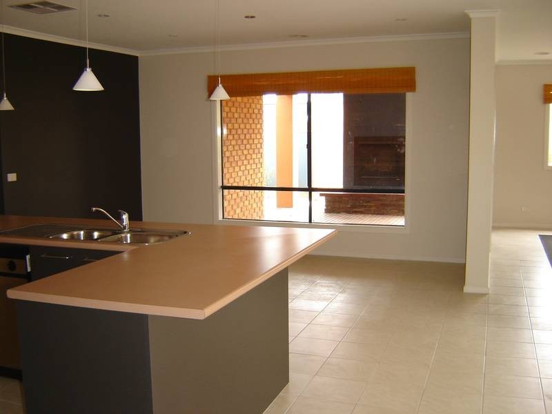 3 Carabeen Way, Lyndhurst VIC 3975