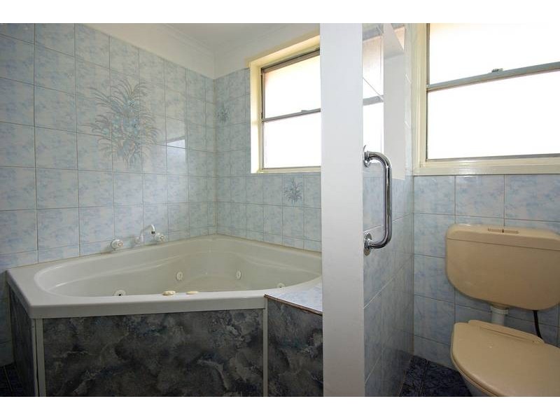 1 Highland Avenue, Hampton Park VIC 3976