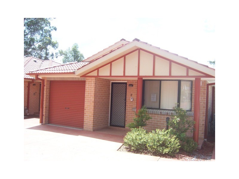 2/8 Woodside Ave, Blacktown NSW 2148