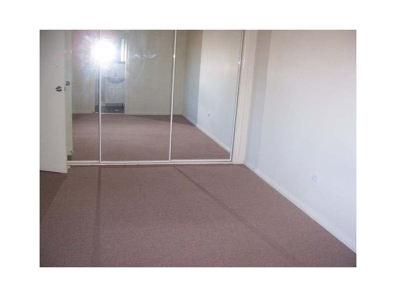 2/8 Woodside Ave, Blacktown NSW 2148