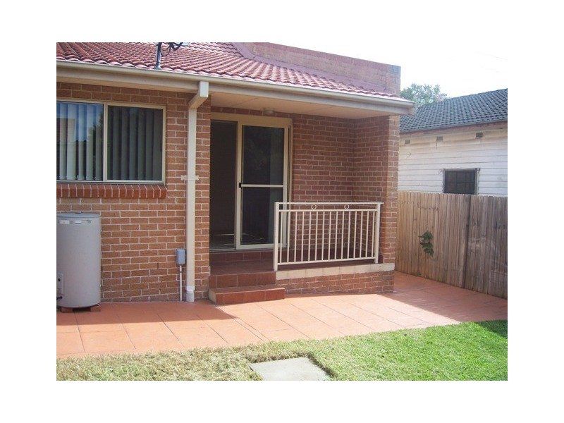 1/241-243 OLD WINDSOR ROAD, Toongabbie NSW 2146