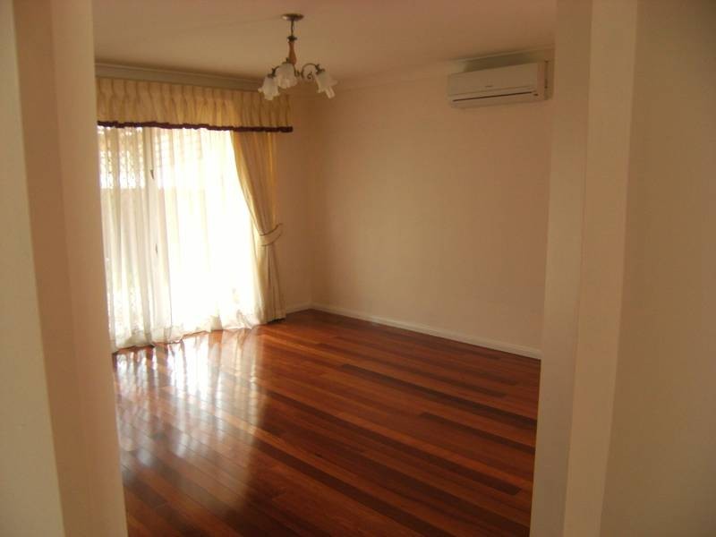 30 Windamere Ave, Woodcroft NSW 2767