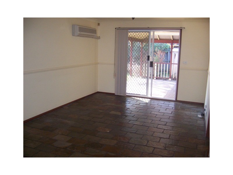 5 Erna Pl, Quakers Hill NSW 2763