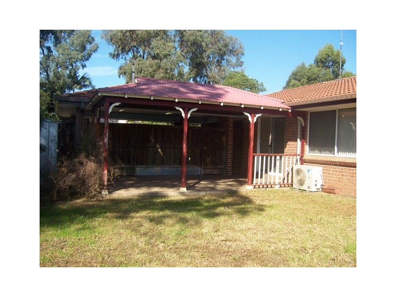 5 Erna Pl, Quakers Hill NSW 2763
