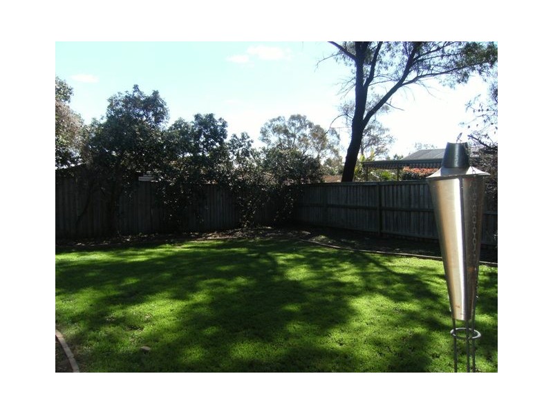 5 Erna Place, Quakers Hill NSW 2763