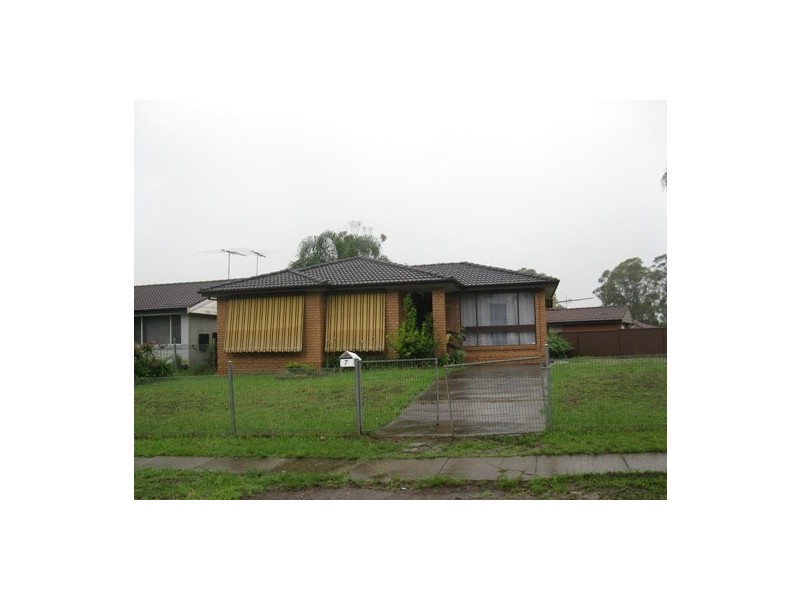 7 BOOKS STREET, Dean Park NSW 2761