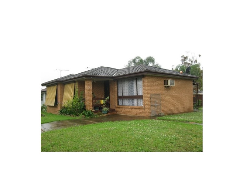 7 BOOKS STREET, Dean Park NSW 2761