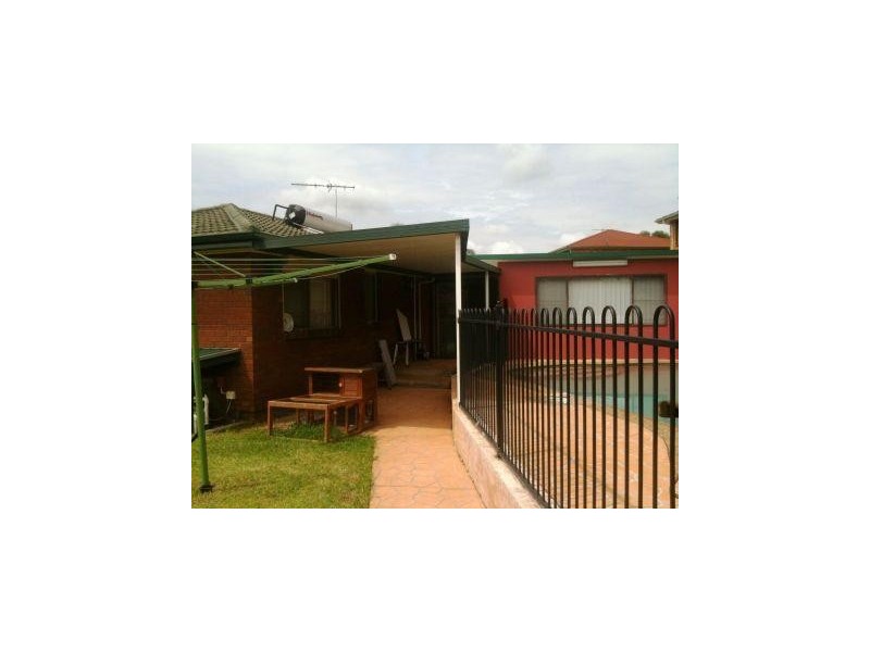 5 Roa Place, Blacktown NSW 2148