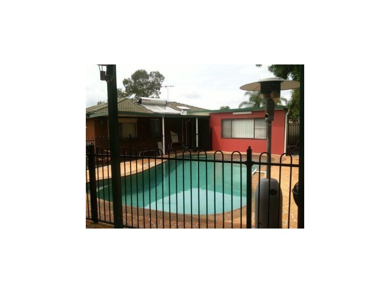 5 Roa Place, Blacktown NSW 2148